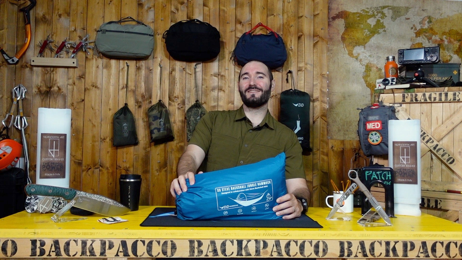 Paolo di Backpacco spiega la Steve Backshall Jungle Hammock di DD
