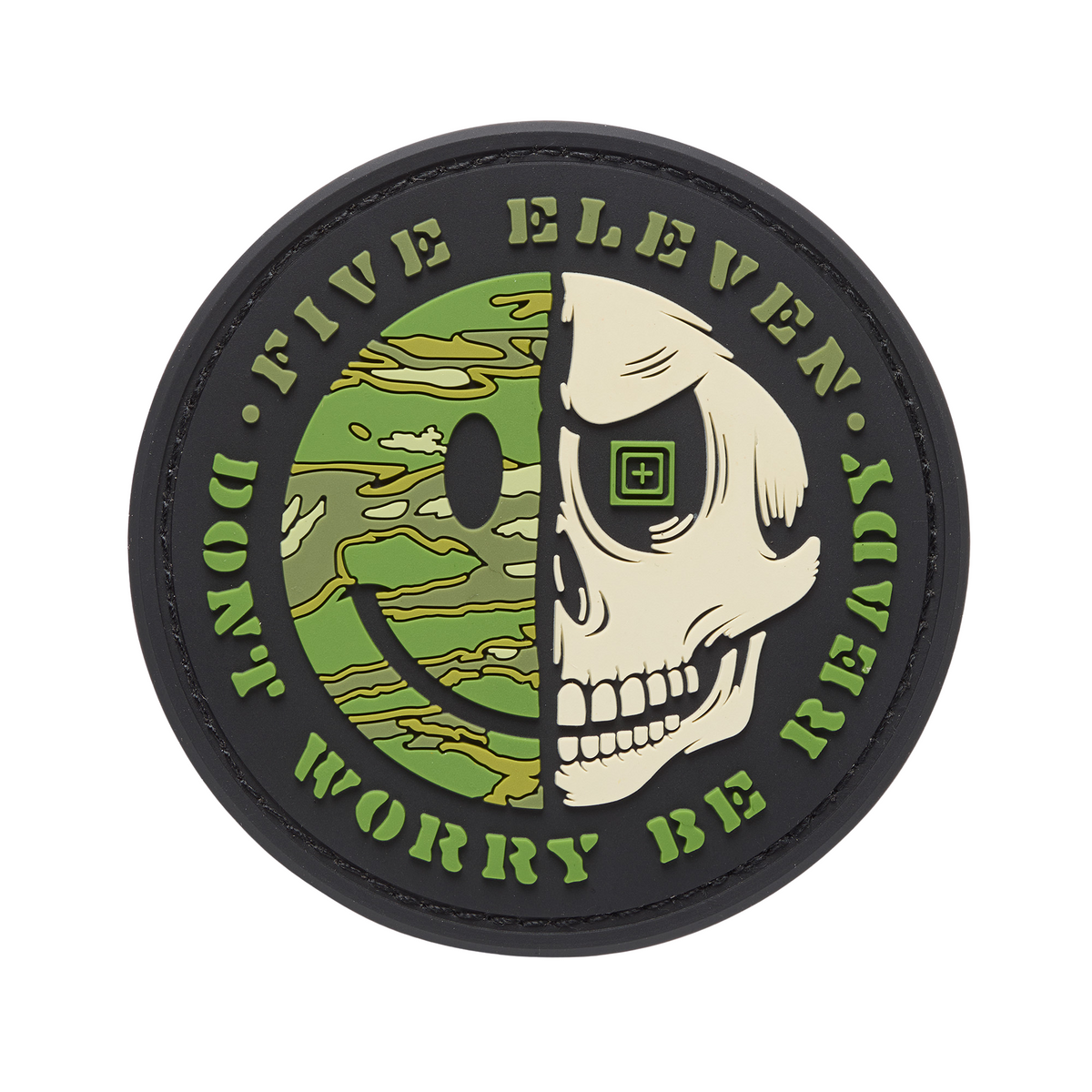 Patch morale in PVC 5.11 Tactical DON'T WORRY BE READY con design mimetico e teschio, ideale per abbigliamento tattico e accessori militari, su backpacco.it