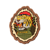 5.11 Tiger Rage, patch in PVC con velcro, toppa tattica con tigre che indossa un giubbotto tattico verde con logo 5.11, design aggressivo per collezionisti, su backpacco.it