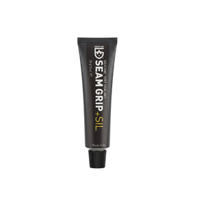 Gear Aid Seam Grip + SIL Silicone Sealant Sigillante per tende in silicone impermeabilizzante per cuciture e tessuti siliconati da 28 g o 42 in tubetto verticale per manutenzione attrezzatura outdoor su sfondo bianco.