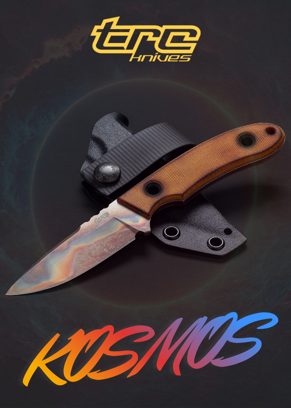 TRC Knives Kosmos coltello a lama fissa compatto con lama drop point satinata termosaldata, impugnatura ergonomica in micarta sagomata e fodero rigido in Kydex con passante per cintura, banner promozionale serie Kosmos.