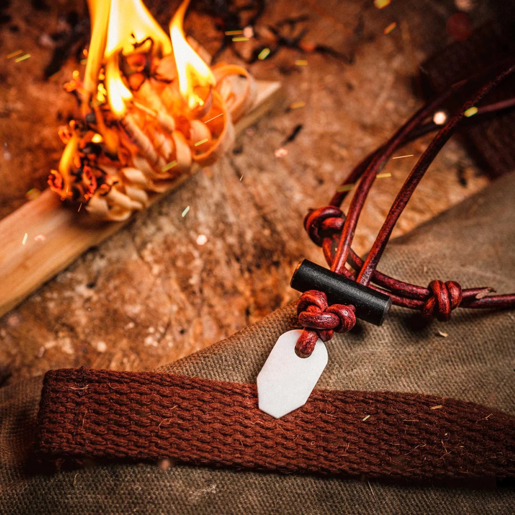 WAZOO | BUSHCRAFT NECKLACE - Collana con acciarino