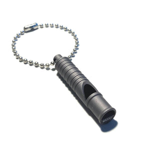 Wazoo SOS Micro Whistle fischietto di emergenza ultracompatto in alluminio con potenza oltre 115 dB e catenina a pallini per aggancio rapido, essenziale per kit di sopravvivenza ed EDC.