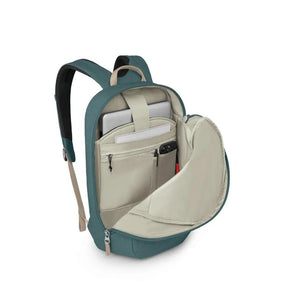 Zaino Osprey Arcane Large Day** da **21 litri, zaino urbano per laptop con design pulito, scomparto principale con cerniera e spallacci imbottiti