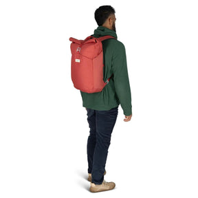 Zaino da città Osprey Arcane Roll Top Pack da 24 litri, design elegante con chiusura roll-top e fibbia in metallo, ideale per uso urbano e laptop