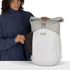 Zaino da città ecologico Osprey Arcane Earth Roll Top Pack da 24 litri, realizzato con materiali riciclati, design urbano con chiusura roll-top per laptop