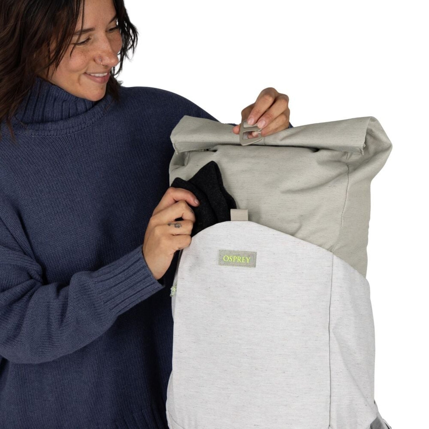 Zaino da città ecologico Osprey Arcane Earth Roll Top Pack da 24 litri, realizzato con materiali riciclati, design urbano con chiusura roll-top per laptop