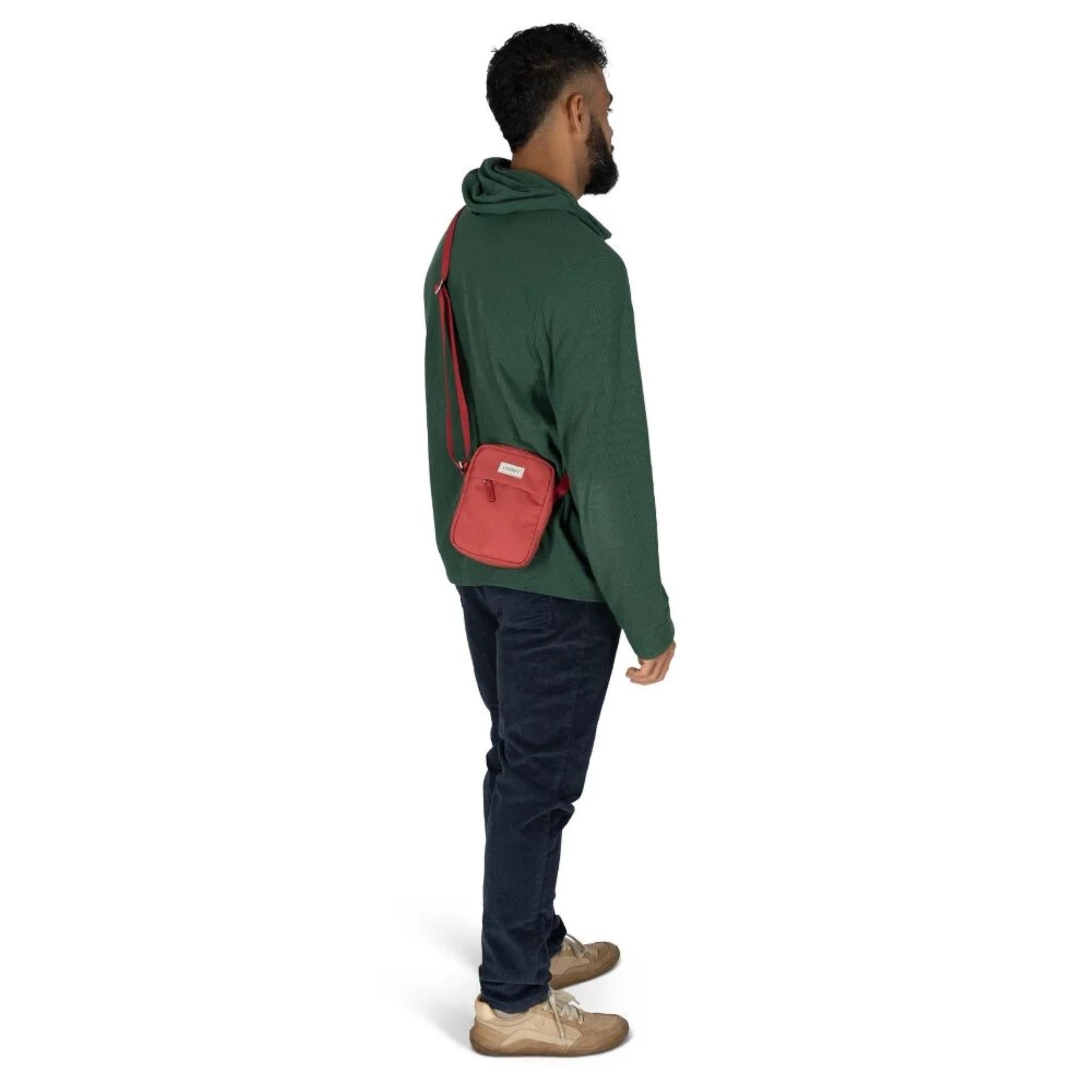 Borsello a tracolla Osprey Arcane Small Crossbody da 1.5 litri, design compatto per il trasporto di piccoli oggetti (EDC), con tracolla regolabile e logo Osprey.