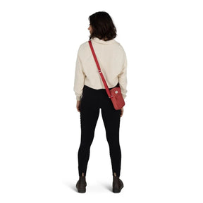 Borsello a tracolla Osprey Arcane Small Crossbody da 1.5 litri, design compatto per il trasporto di piccoli oggetti (EDC), con tracolla regolabile e logo Osprey.