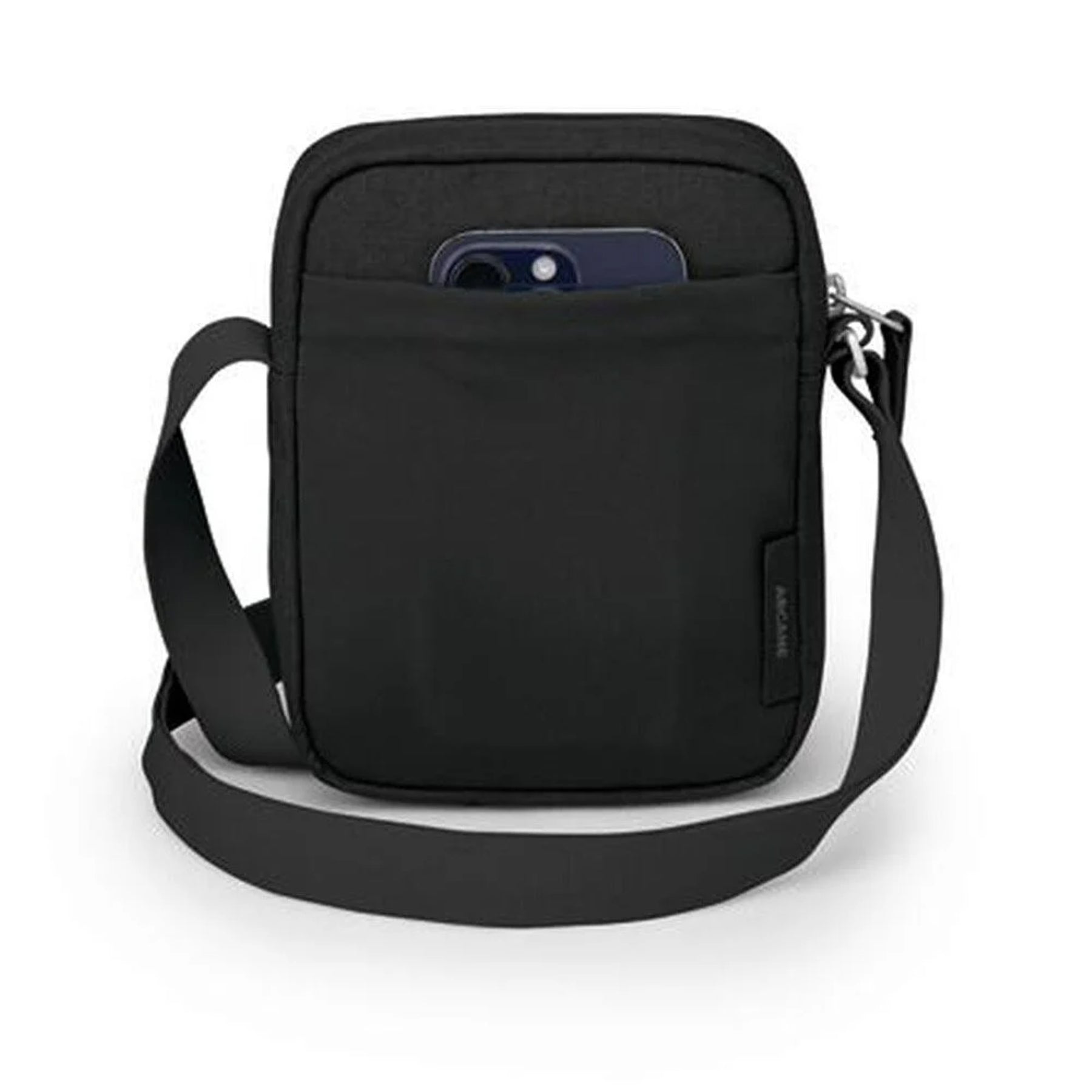 Borsello a tracolla Osprey Arcane Small Crossbody da 1.5 litri, design compatto per il trasporto di piccoli oggetti (EDC), con tracolla regolabile e logo Osprey.