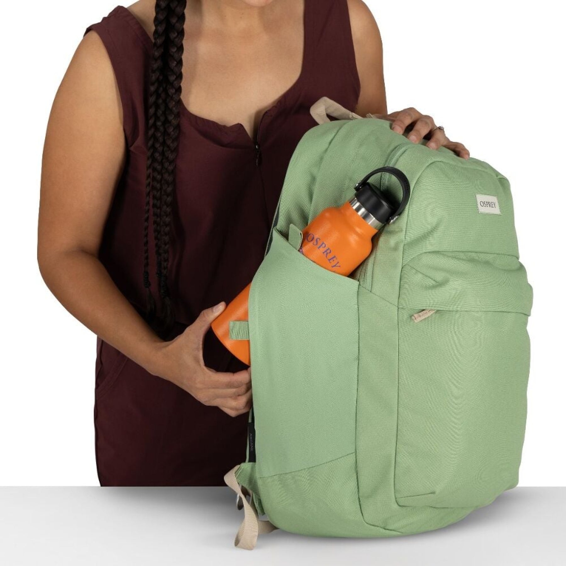 Zaino da giorno Osprey Arcane Extra Large Day da 28 litri, zaino urbano per laptop con design moderno e scomparto principale ampio con cerniera, tasca esterna frontale e spallacci imbottiti