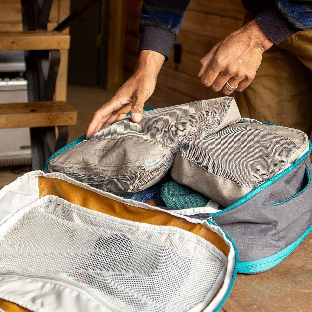 Set di organizer da viaggio Osprey Daylite Packing Cube Set (3 pezzi), cubi compressibili per vestiti con pannelli in rete per traspirazione e visibilità, ideali per ottimizzare lo spazio nello zaino