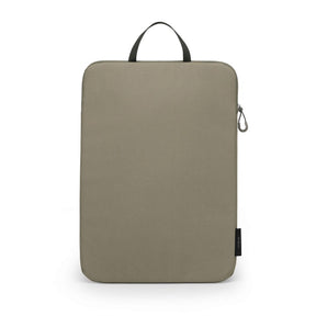 Osprey Daylite Laptop Sleeve, custodia imbottita per portatile, sleeve con maniglia superiore e tasca esterna con cerniera, per laptop fino a 16 pollici, su backpacco.it