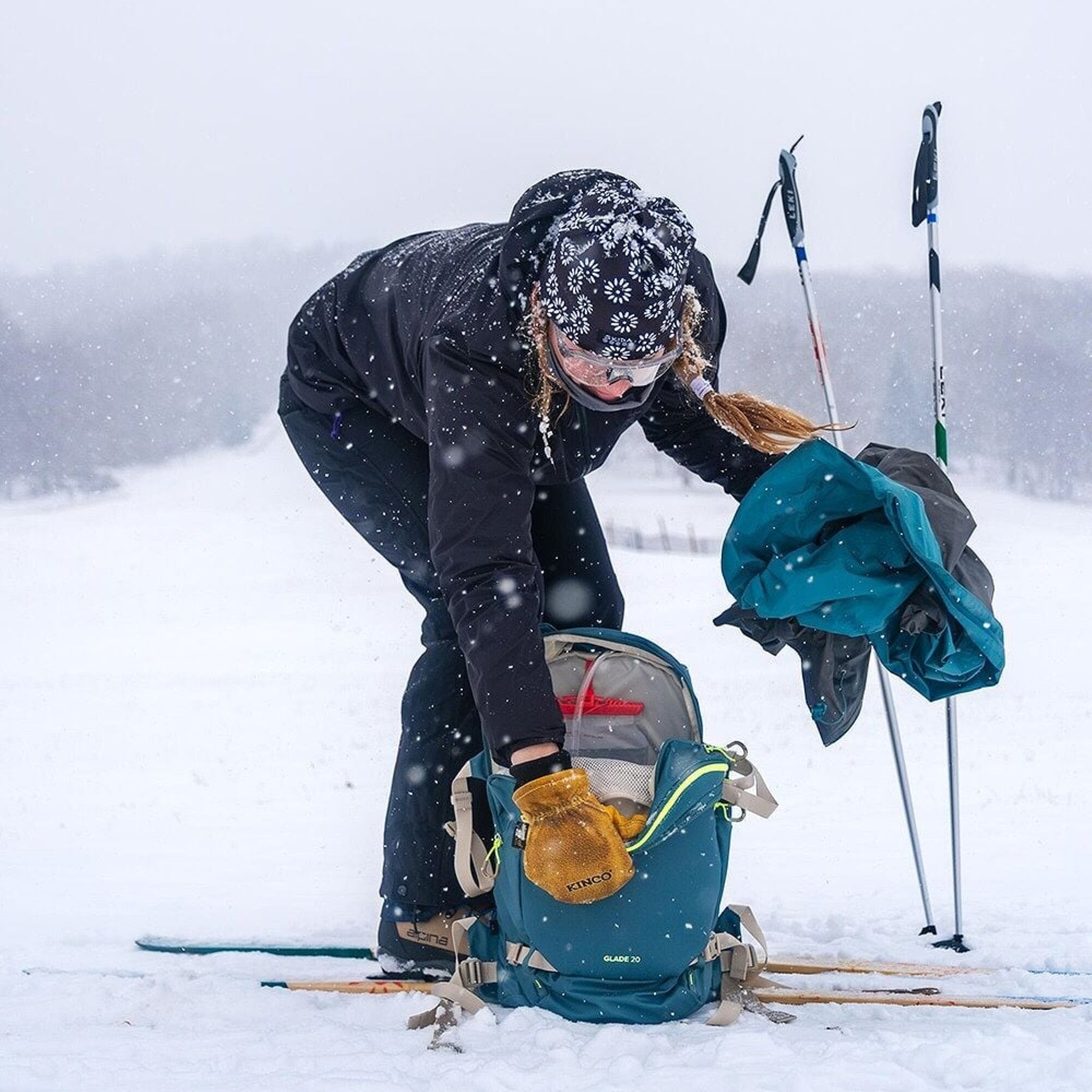 Zaino da sci e snowboard Osprey Glade 20 da 20 litri, zaino idratazione compatibile e a basso profilo per attività invernali, con spallacci a contatto e cinghie regolabili, per l'attrezzatura da neve e sicurezza
