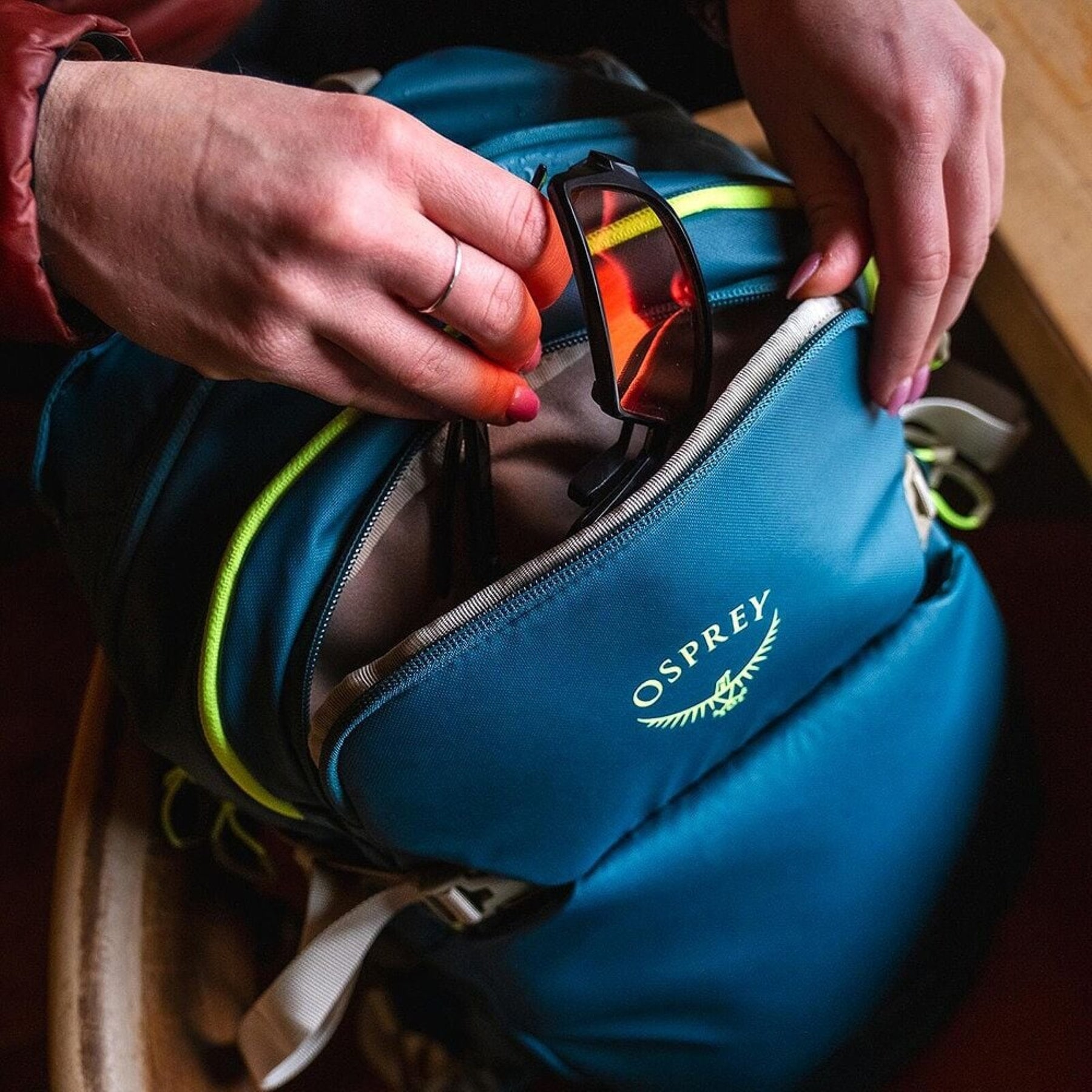 Zaino da sci e snowboard Osprey Glade 20 da 20 litri, zaino idratazione compatibile e a basso profilo per attività invernali, con spallacci a contatto e cinghie regolabili, per l'attrezzatura da neve e sicurezza