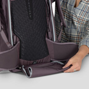 Osprey Fairview 40 Travel Pack zaino da viaggio donna da 40L con cinghie di compressione StraightJacket schienale regolabile e maniglia laterale per trekking e bagaglio a mano