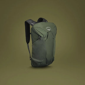 Osprey Farpoint Fairview Travel Daypack: Zaino da viaggio leggero da 15 litri progettato come modulo aggiuntivo o zaino giornaliero indipendente. Dispone di scomparto imbottito per laptop o sacca idrica, tasche esterne in rete e schienale traspirante. Compatibile con i modelli Farpoint e Fairview.