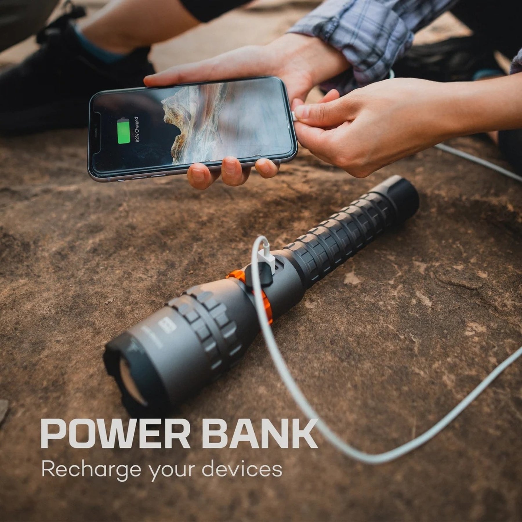 NEBO DAVINCI 8000 torcia LED ricaricabile USB-C da 8000 lumen in alluminio aeronautico anodizzato con selettore magnetico a 5 modalità, zoom 4x regolabile, funzione power bank e protezione IP67 per outdoor ed emergenza