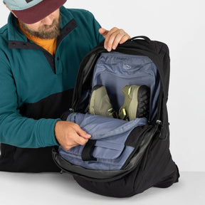 Zaino Osprey Metron AirSpeed 34 litri, zaino da ciclismo e pendolarismo con pannello dorsale AirSpeed ventilato per laptop e attrezzatura, su backpacco.it