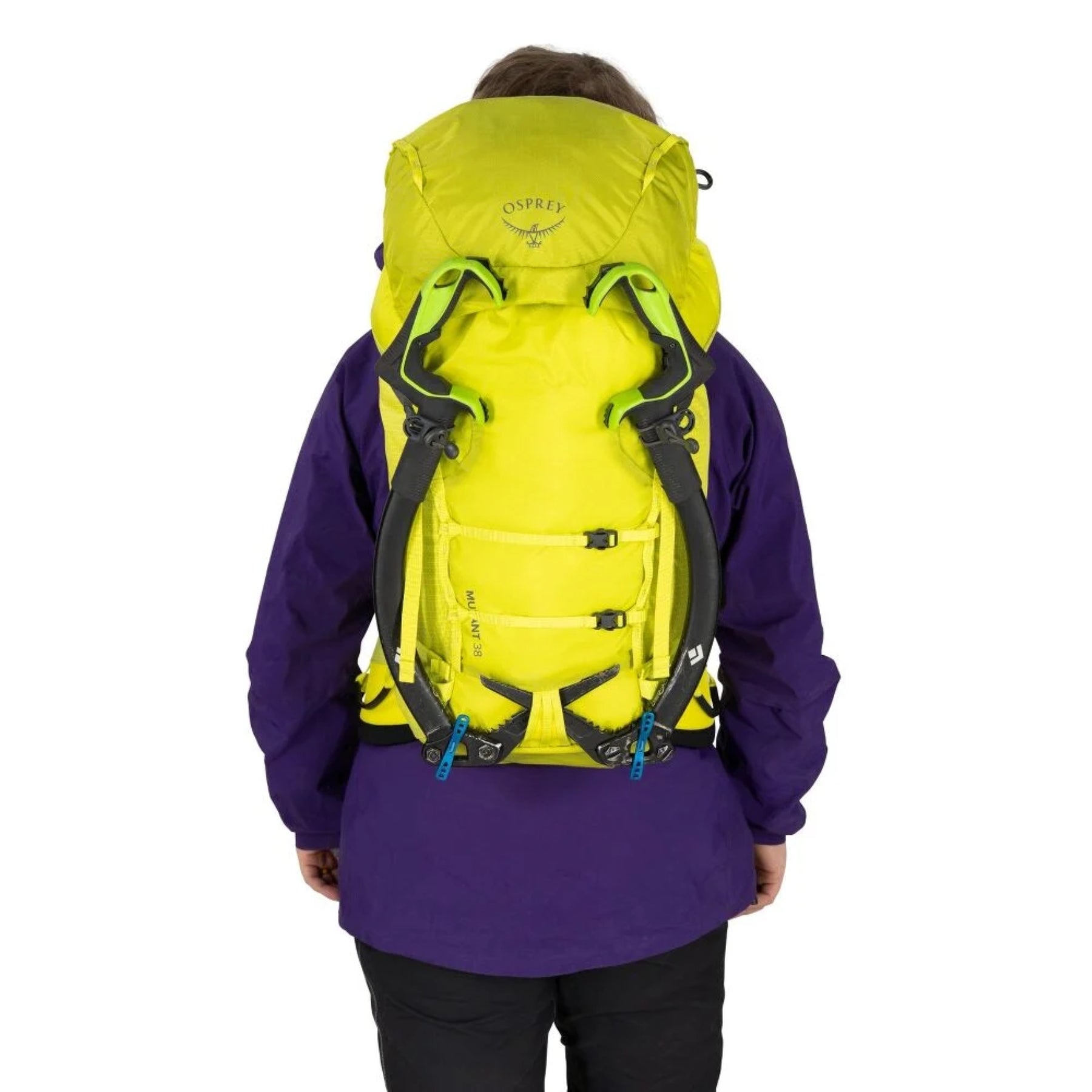 Osprey Mutant 38: Zaino da alpinismo tecnico da 38 litri. Caratterizzato dal sistema Dual ToolLock per piccozze, pannello posteriore antineve e fibbie progettate per l'uso con i guanti. Struttura leggera e snodata ottimizzata per scalate su ghiaccio e roccia, con compressione laterale e punti di aggancio per attrezzatura.