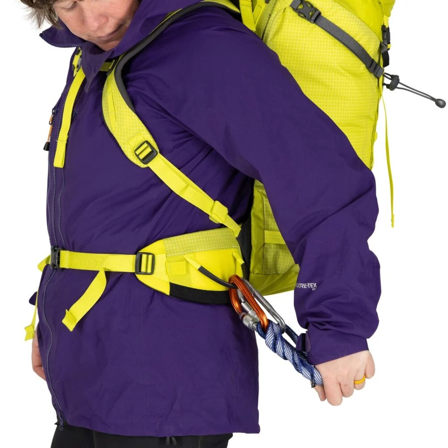 Osprey Mutant 38: Zaino da alpinismo tecnico da 38 litri. Caratterizzato dal sistema Dual ToolLock per piccozze, pannello posteriore antineve e fibbie progettate per l'uso con i guanti. Struttura leggera e snodata ottimizzata per scalate su ghiaccio e roccia, con compressione laterale e punti di aggancio per attrezzatura.