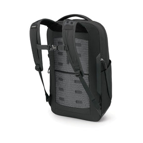 Osprey Ozone Laptop Backpack: Zaino da viaggio e business da 18 litri ultraleggero. Progettato con scomparto imbottito per laptop fino a 16 pollici e organizzazione interna intelligente. Realizzato in nylon riciclato ad alta tenacità con schienale AirScape per il massimo comfort.