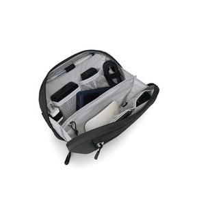 Osprey Ozone Powerhouse custodia imbottita organizer per cavi, power bank e accessori tecnologici con maniglia superiore e tasca frontale con zip, ideale per viaggi e uso quotidiano. 