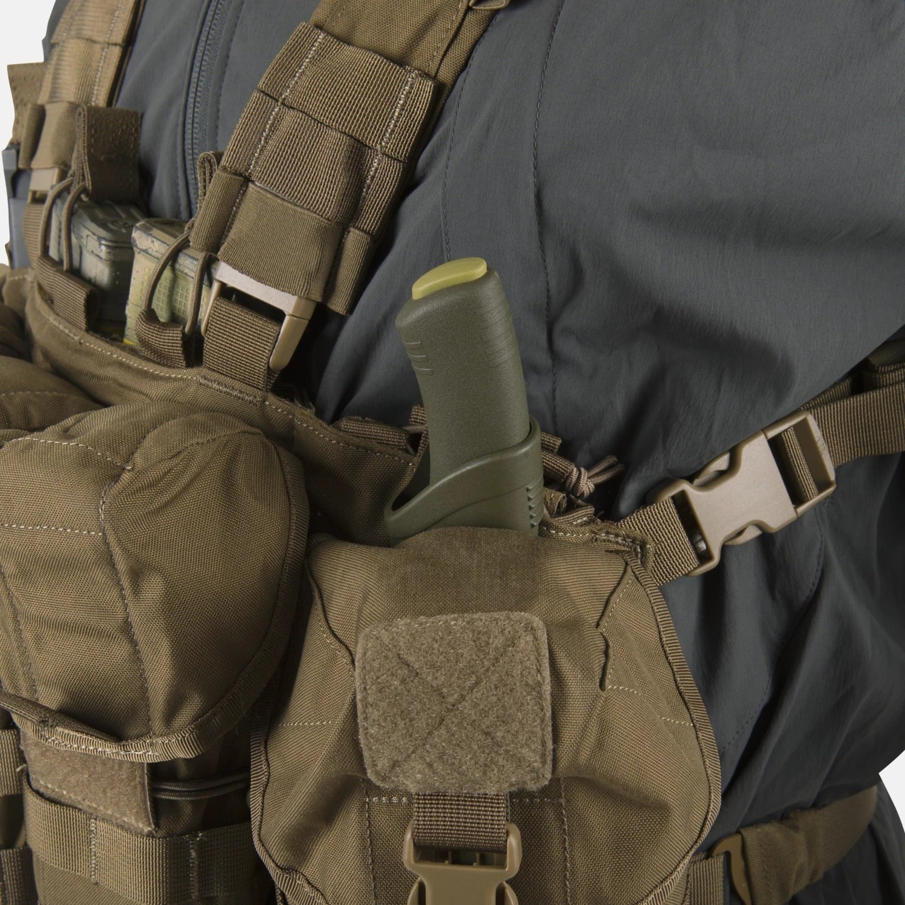 Chest rig tattico Helikon-Tex Guardian in Cordura 500D portacaricatori, con bretelle a sgancio rapido, cintura ventrale removibile, fodera in rete e fori di drenaggio, tessuto e componenti