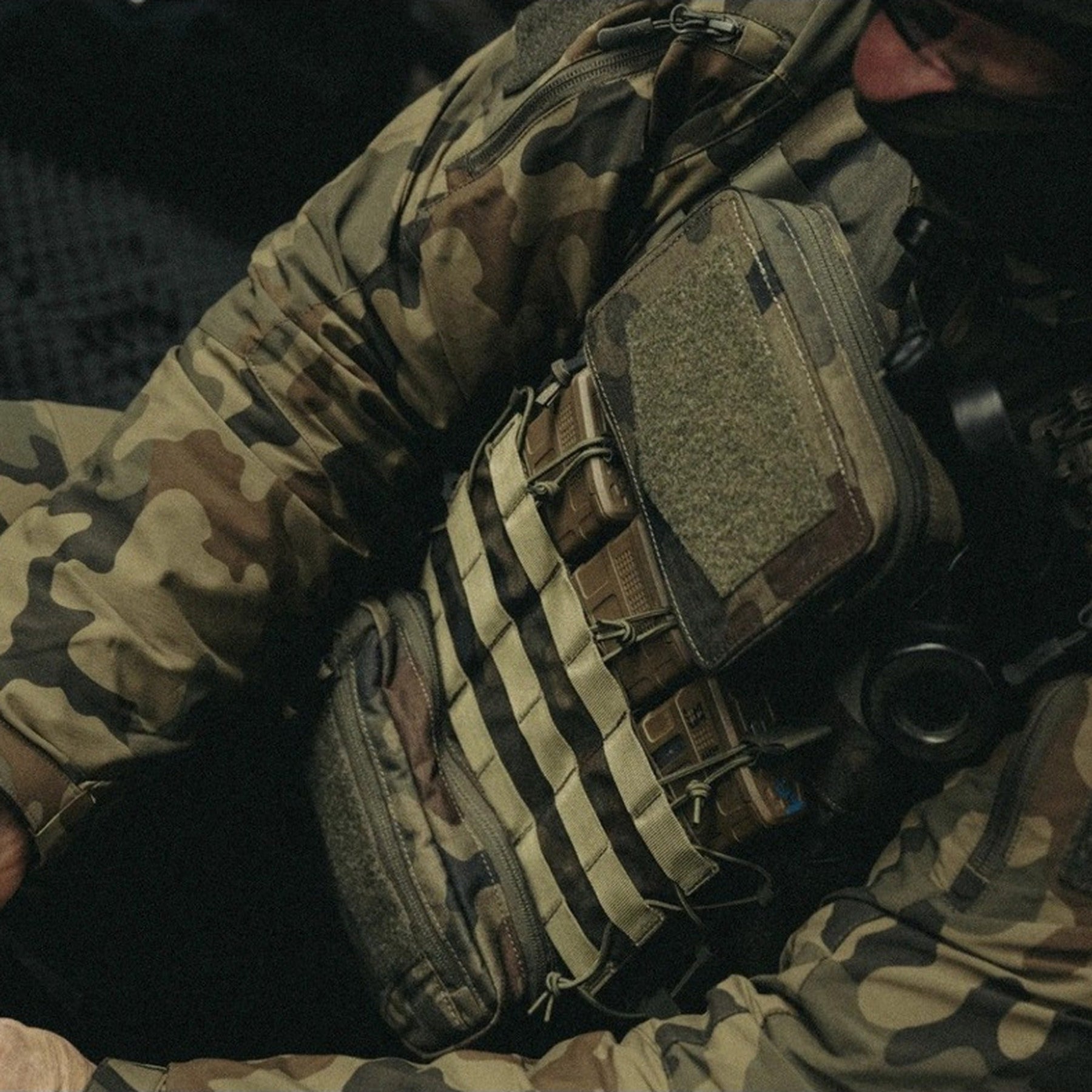 Gilet tattico Helikon-Tex Guardian Plate Carrier in Cordura 500D porta piastre balistiche, con pannellatura MOLLE/PALS, maniglia di evacuazione e pannelli velcro, tessuto e cuciture