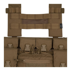 Pannello MOLLE Helikon-Tex Guardian Chest Panel in Cordura per chest rig, con cinghia pettorale integrata e retina in poliestere, pannello montato in uso