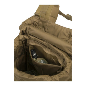 Zaino bushcraft Helikon-Tex Bergen Backpack da 25 litri in Cordura 500D, con tasche passanti per l'ascia, camino regolabile, scomparto per sacca idrica e cinghie di espansione, dettaglio dello zaino