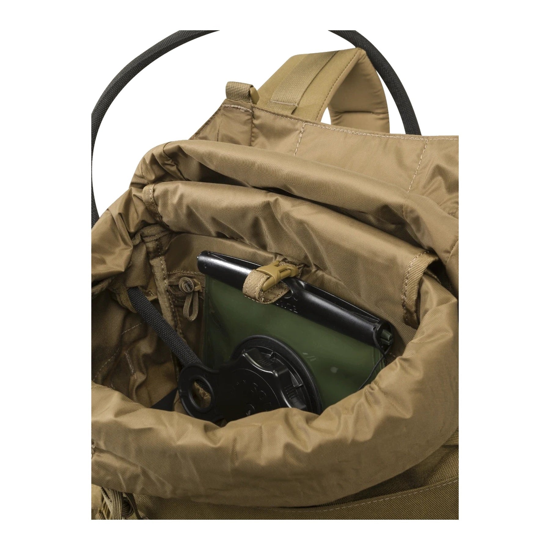 Zaino bushcraft Helikon-Tex Bergen Backpack da 25 litri in Cordura 500D, con tasche passanti per l'ascia, camino regolabile, scomparto per sacca idrica e cinghie di espansione, dettaglio dello zaino