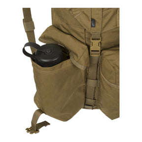 Zaino bushcraft Helikon-Tex Bergen Backpack da 25 litri in Cordura 500D, con tasche passanti per l'ascia, camino regolabile, scomparto per sacca idrica e cinghie di espansione, dettaglio dello zaino