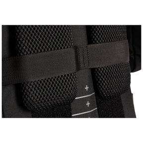 ZAINO RUSH100 60 litri di 5.11 Tactical Black (nero) - vista spallacci regolati