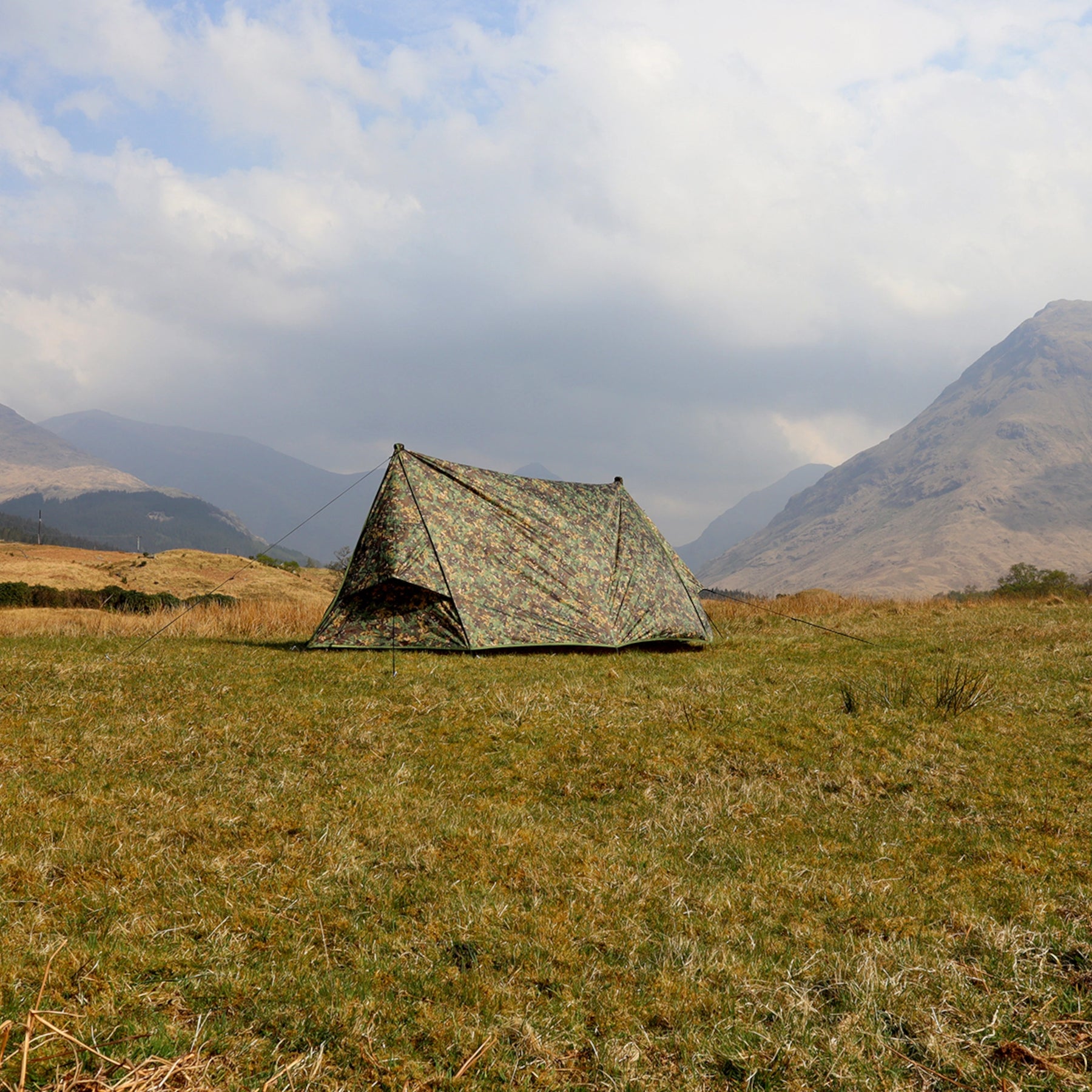 dd a-frame tent multicam in montagna
