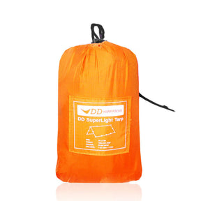DD Tarp Superlight sunset orange nel suo sacchetto